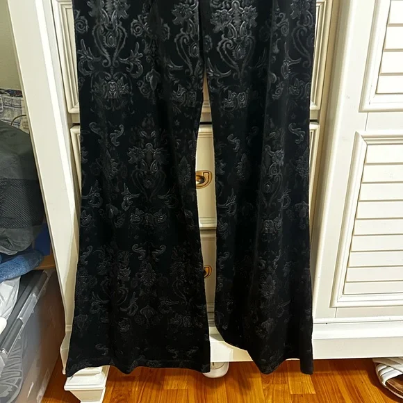 Beyond Yoga Black and Gray Wide Leg Pants - Picture 5 of 11